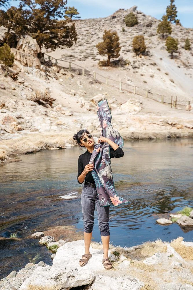 Camping Gear Nomadix Palms Night Go-Anywhere Towel 4 Camping Gear Nomadix Palms Night Go-Anywhere Towel