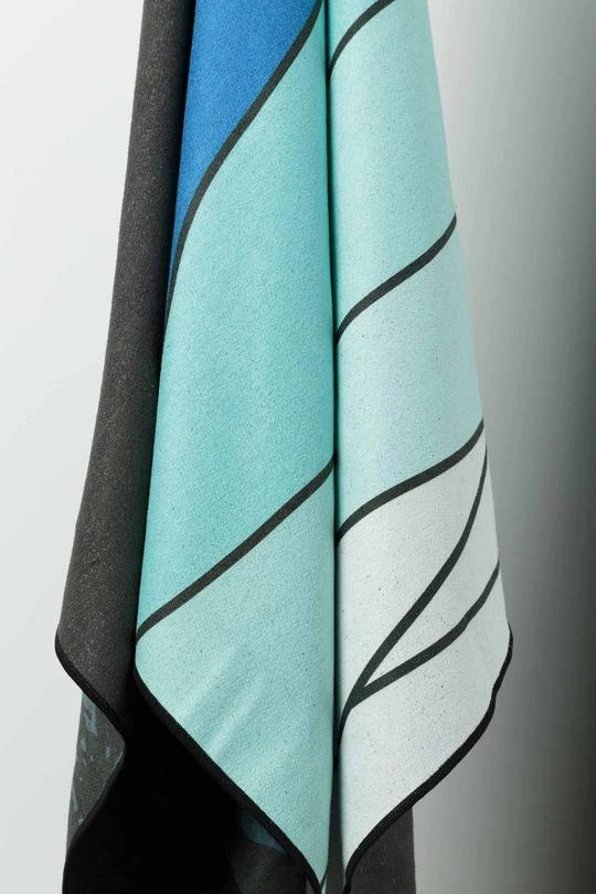 Nomadix National Parks: Great Smoky Mountains Go-Anywhere Towel 3 Nomadix National Parks: Great Smoky Mountains Go-Anywhere Towel